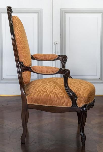 fauteuil de style néo-louis XV, vue générale