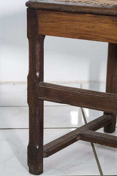 chaise de menuiserie d'assemblage, détail - © Ministère de la Culture (France), Conservation des antiquités et objets d'art de La Réunion, tous droits réservés