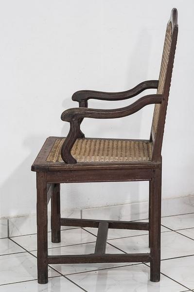 fauteuil de menuiserie d'assemblage, vue générale - © Ministère de la Culture (France), Conservation des antiquités et objets d'art de La Réunion, tous droits réservés