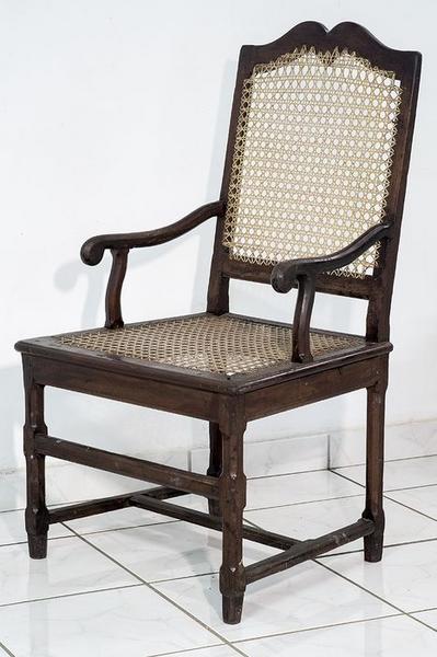 fauteuil de menuiserie d'assemblage, vue générale - © Ministère de la Culture (France), Conservation des antiquités et objets d'art de La Réunion, tous droits réservés