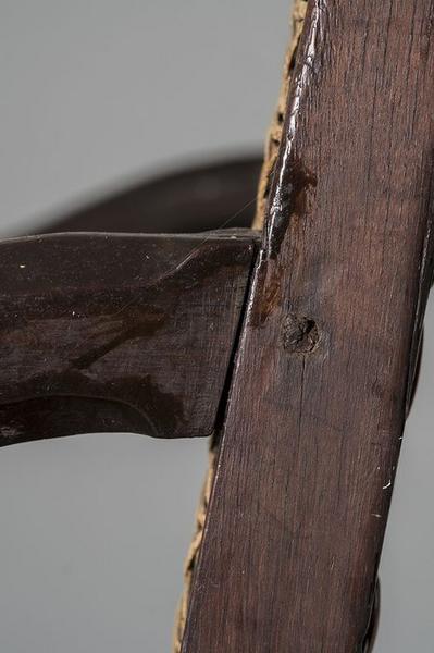 fauteuil de menuiserie d'assemblage, détail - © Ministère de la Culture (France), Conservation des antiquités et objets d'art de La Réunion, tous droits réservés