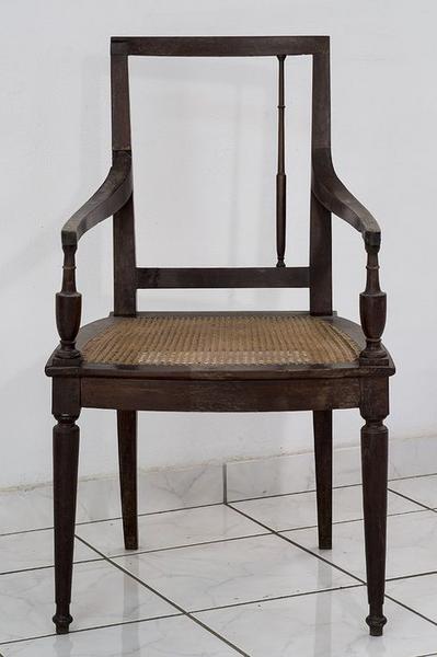 fauteuil à bandeaux, vue générale - © Ministère de la Culture (France), Conservation des antiquités et objets d'art de La Réunion, tous droits réservés