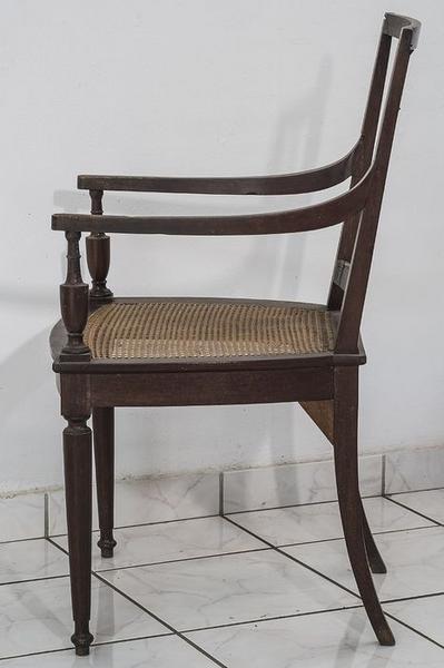 fauteuil à bandeaux, vue générale - © Ministère de la Culture (France), Conservation des antiquités et objets d'art de La Réunion, tous droits réservés