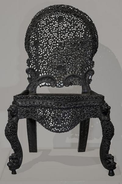 chaise à dossier médaillon, vue générale