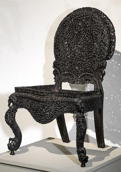 chaise à dossier médaillon, vue générale
