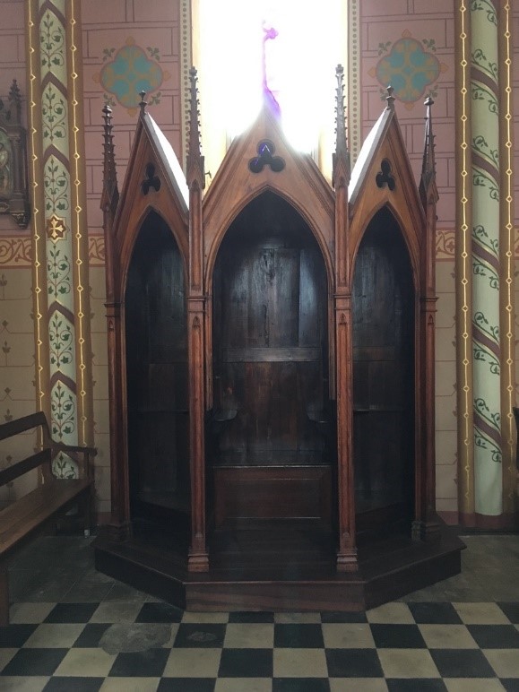 confessional, vue générale - © Ministère de la Culture (France), Conservation des antiquités et objets d'art de La Réunion – Tous droits réservés