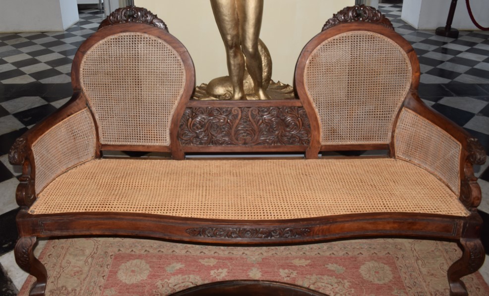 banquette, vue générale - © Ministère de la Culture (France), Conservation des antiquités et objets d'art de La Réunion – Tous droits réservés