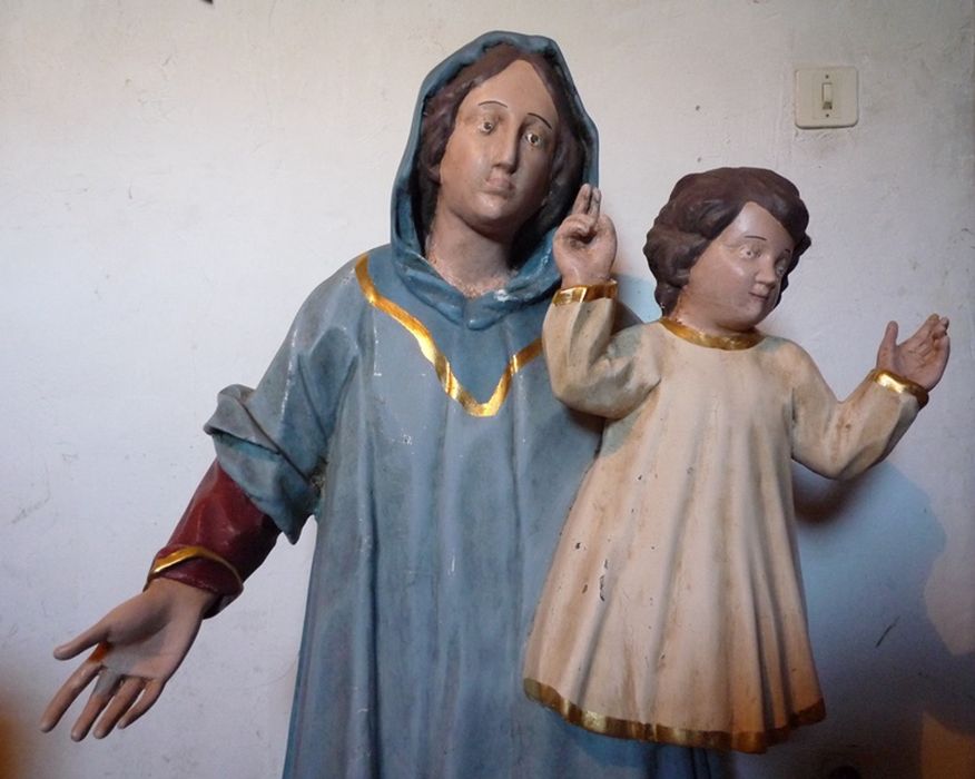 Statue : Vierge à l'Enfant dite Notre-Dame de Loreto, vue partielle