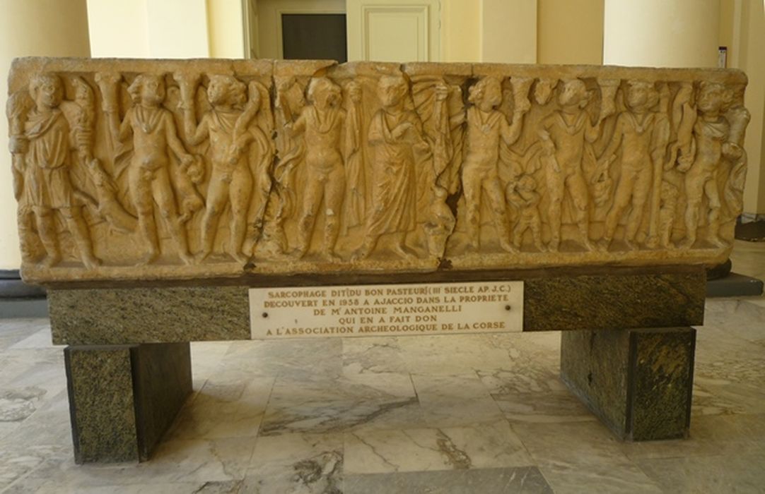 sarcophage - © Ministère de la Culture (France), Conservation des antiquités et des objets d'art de Corse, tous droits réservés