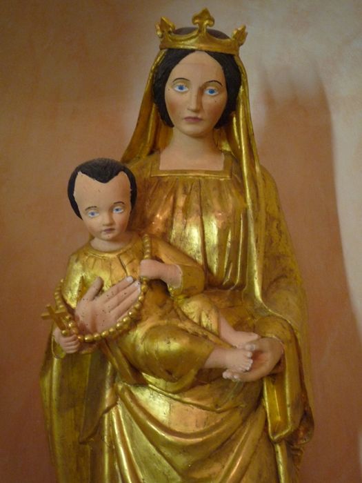 Statue : Vierge à l'Enfant dite Vierge du Rosaire, vue partielle