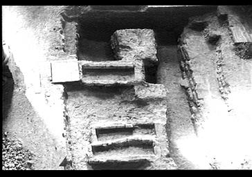 Vue intérieure, bras nord du transept vu des voûtes