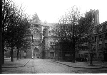 Cour du Chapître, vue sur le bras nord