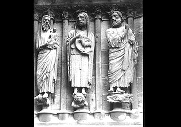 TROIS STATUES-COLONNES DES PROPHETES,  SIMEON, SAINT-JEAN-BAPTISTE ET ISAE DU PORTAIL DE LA FACADE OUEST