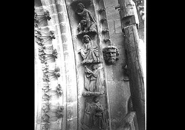 Sculptures des Prophètes sur la voussure de la rose du bras nord du transept