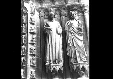 STATUE DE SAINT-FLORENT ET ALETTE SUR LE PORTAIL DE GAUCHE DE LA FACADE OUEST