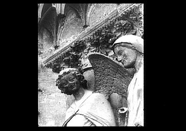 TETES DE L'ARCHANGE GABRIEL ET DE MARIE, DETAILS DE DEUX STATUES SUR LE PORTAIL CENTRAL DE LA FACADE OUEST