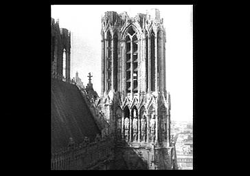 Face est de la tour nord de la façade ouest vue du bras nord du transept