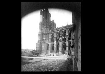 PARTIE DE LA FACADE SUD ET TOURS, VUES DU SUD EST