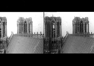 Toits et face est des tours occidentales, vus de la croisée du transept