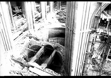 Choeur vu du triforium du bras sud du transept. Reconstruction de la crypte