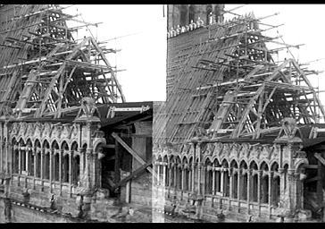 CHARPENTE DE LA NEF (EXTREMITE SUD), EN COURS DE RECONSTRUCTION