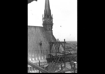 DETAILS DE LA TOITURE DE L'ABSIDE ET DU CLOCHER A L'ANGE