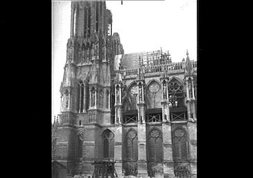 TOUR SUD DE LA FACADE OUEST, PARTIE DE LA  FACADE SUD