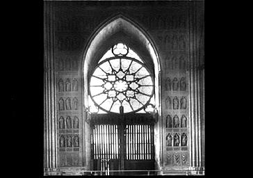 SCULPTURES SUR LE REVERS DU MUR DE LA FACADE OUEST, VUE DE L'INTERIEUR