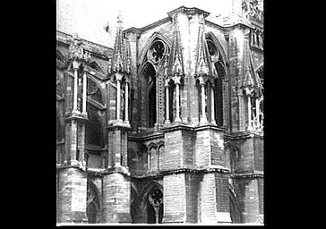 Tour ouest du bras sud du transept vue du sud-ouest