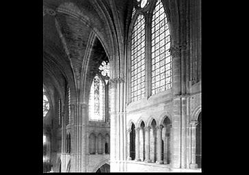 Tribune sud du bras sud du transept, pile sud-est de la croisée du transept