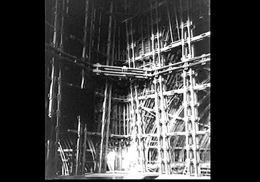 Charpente de la croisée du transept, en béton armé