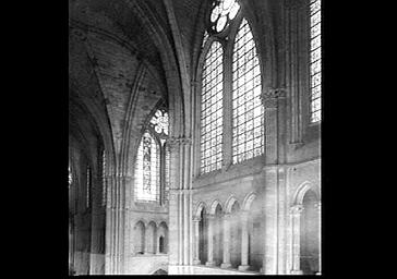 Bras sud du transept, pile sud-est de la croisée du transept