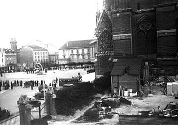 PARVIS VU DE LA COUR DE L'ARCHEVECHE