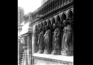 Statues des prophètes situées face sud du bras sud du transept