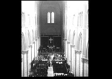 FUNERAILLES DU CARDINAL LUCON, VUE DE L'INTERIEUR VERS L'OUEST