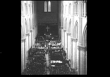 FUNERAILLES DU CARDINAL LUCON, VUE DE L'INTERIEUR VERS L'OUEST