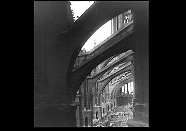 Arcs boutants au-dessus des voûtes, vue du bras sud du transept