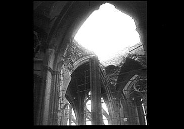 Voûte de la croisée du transept, effondrée