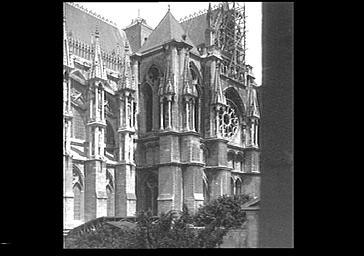 Façade sud et bras sud du transept