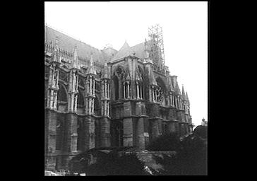 Façade sud et bras sud du transept vus du sud-ouest