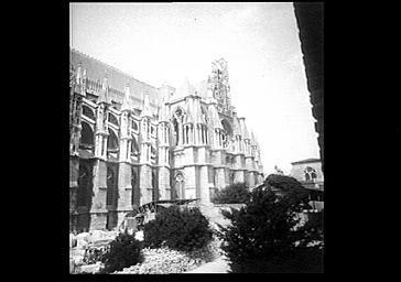 Façade sud et bras sud du transept vus du sud-ouest