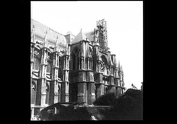 Façade sud et bras sud du transept vus du sud-ouest