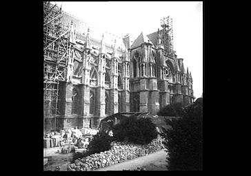 Façade sud et bras sud du transept vus du sud-ouest