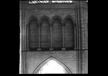 TRIFORIUM, VUE DE FACE