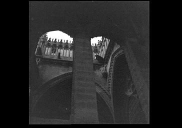 Galerie haute de la façade sud vue depuis la tour ouest du bras sud du transept