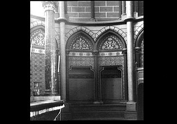 LAVABO DANS UNE CHAPELLE D'AXE