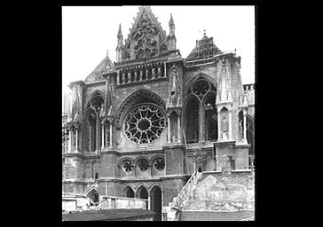 Face sud du bras sud du transept, vue du sud-est