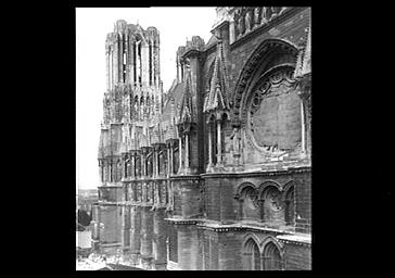 Tour sud de la façade ouest, façade sud et bras sud du transept