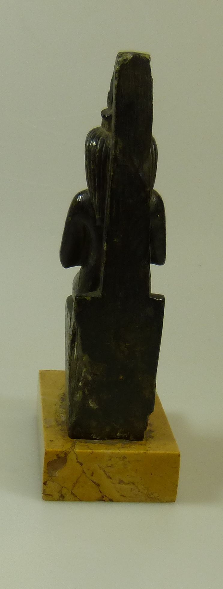 mnr/AEG00001/ER1-copyright_Besancon_musee_des_Beaux-Arts_et_d_Archeologie_Dorit_Barzel-D_951-5-1-dos_detail.jpg