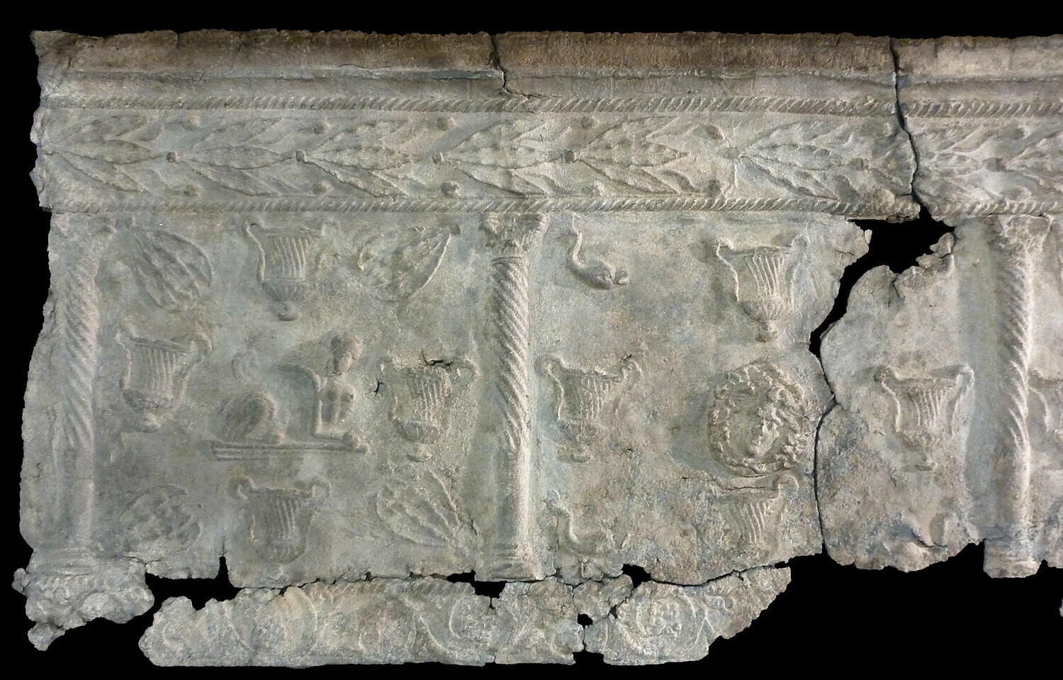 mnr/AOR00789/AOR8B_c_MuseeduLouvre_detail-1.JPG